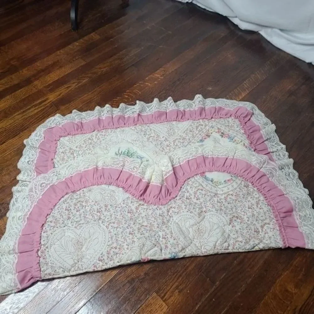 Vintage 90's Grannycore Cottagecore Pink Dainty Floral Pillowcase